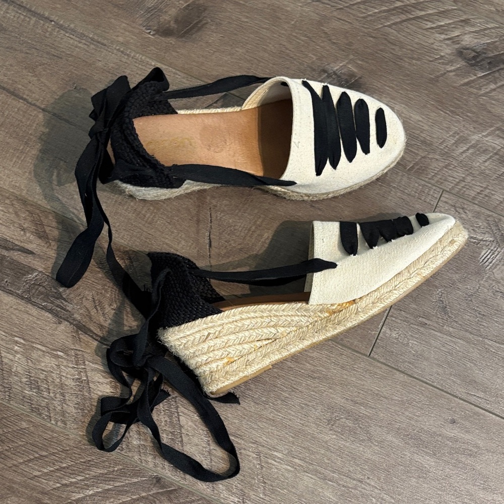Canvas Lace-Up Espadrille Wedge - Cream & Black